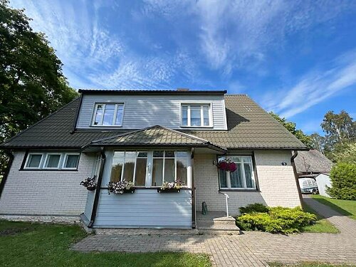 Saaremaa vald Kuressaare linn 3, 6 tuba, 2 korrust, 199 m²