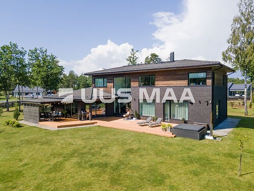 Saaremaa vald Praakli 9, 6 tuba, 2 korrust, 277.9 m²