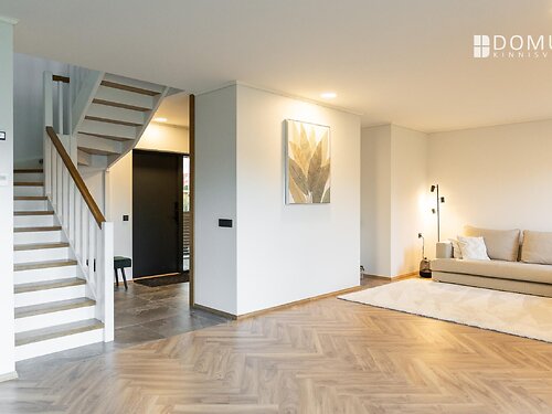 Saaremaa vald Kuressaare linn 1a, 4 tuba, 2 korrust, 131 m²