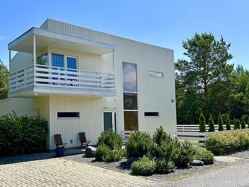 Saaremaa vald Kuressaare linn 30, 4 tuba, 2 korrust, 181 m²