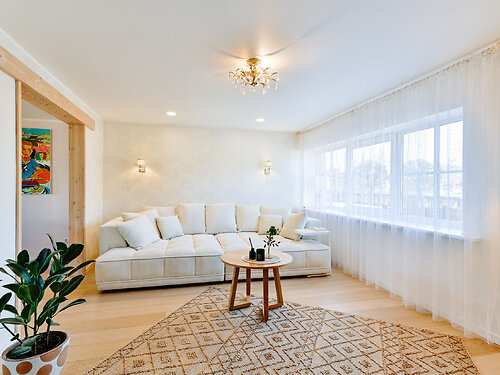 Saaremaa vald Kuressaare linn 60, 4 tuba, 2 korrust, 171 m²