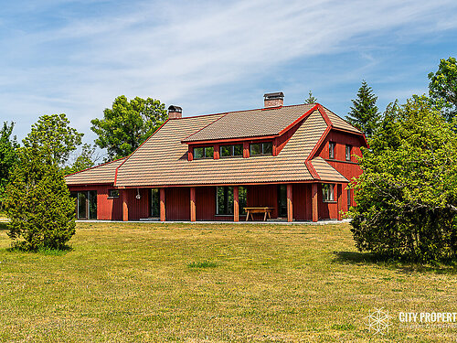 Saaremaa vald Laimjala, 6 tuba, 2 korrust, 225 m²