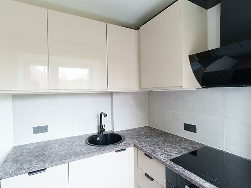 Saaremaa vald Kuressaare linn 2, 2 tuba, 1. korrus, 3 korrust, 38.9 m²