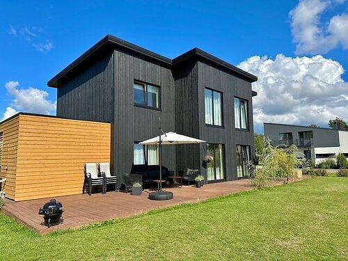 Saaremaa vald Kuressaare linn 11, 5 tuba, 2 korrust, 156.9 m²