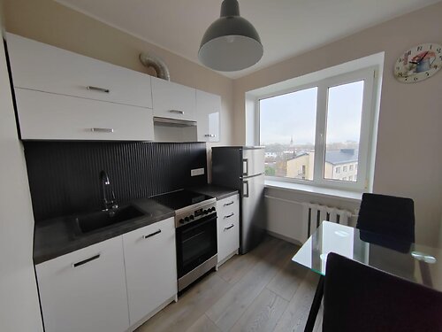 Saaremaa vald Kuressaare linn 2 14, 2 tuba, 5 korrust, 37.9 m²