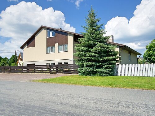 Saaremaa vald Kuressaare linn, 5 tuba, 1. korrus, 2 korrust, 335.5 m²