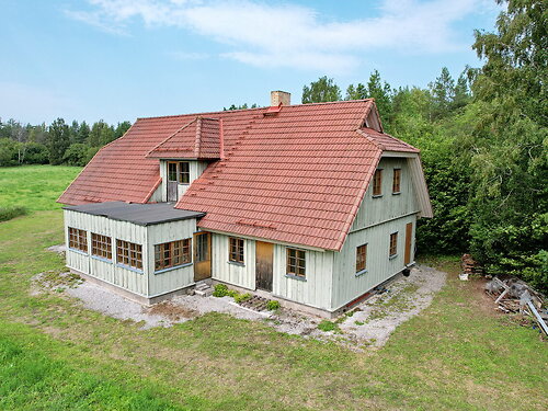 Muhu vald Lepiku, 11 tuba, 2 korrust, 229.6 m²