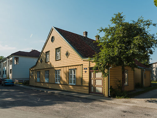 Saaremaa vald Kuressaare linn 1, 3 tuba, 1. korrus, 2 korrust, 66.4 m²