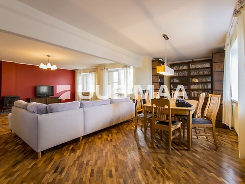 Saaremaa vald Kuressaare linn 1, 4 tuba, 2. korrus, 3 korrust, 232.8 m²