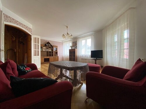 Saaremaa vald Kuressaare linn 10 ., 5 tuba, 3 korrust, 111 m²