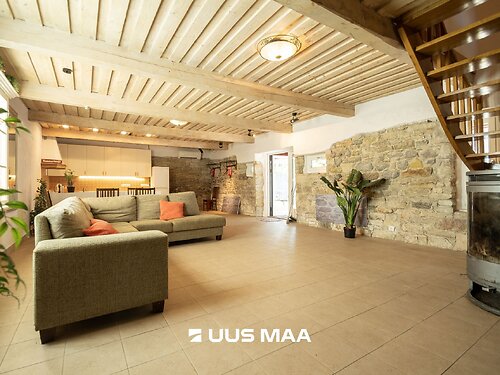 Saaremaa vald Kuressaare linn 7d, 3 tuba, 2 korrust, 140.5 m²