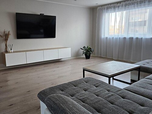 Saaremaa vald Kuressaare linn 5, 3 tuba, 2. korrus, 4 korrust, 79.6 m²