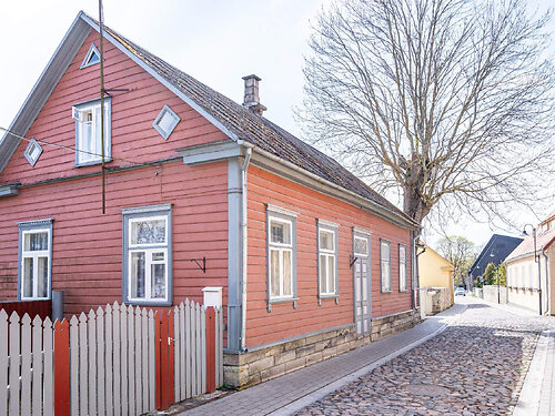 Saaremaa vald Kuressaare linn 3, 6 tuba, 2 korrust, 144.5 m²