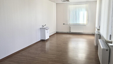 Сдаётся в аренду офисные площади, применение не назначено, 30 m², J.Käisi 2, Põlva linn, 130 €