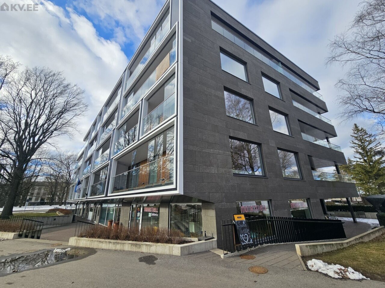 BAKERY / SHOP / BEAUTY SALON / BEST PLACE!